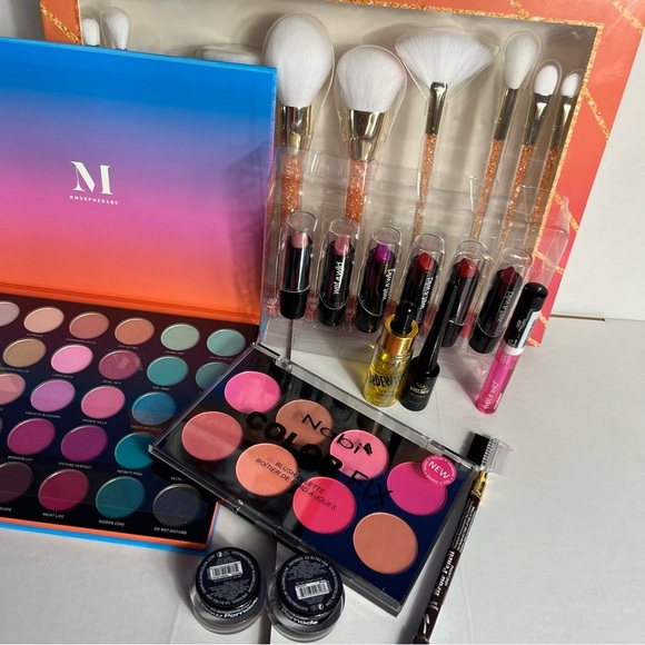 Makeup, Morphe palette wet n wild brush wet n wild lipstick nabi blush serum - Picture 15 of 15